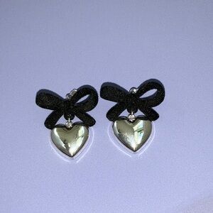 🚨NWOT DANGLY COQUETTE EARRINGS!